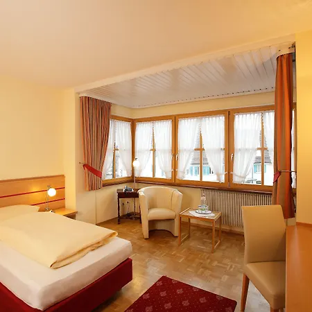 מלון Restaurant Lindenhof 3*