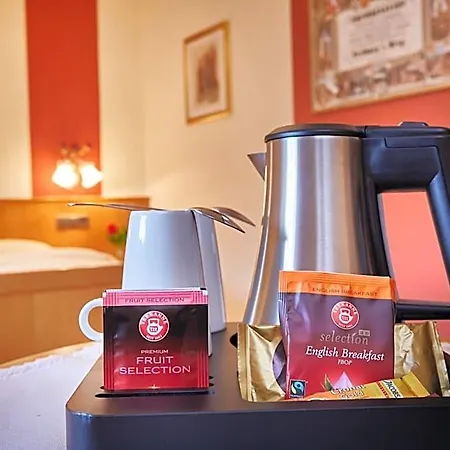 Hotel Restaurant Lindenhof 3*